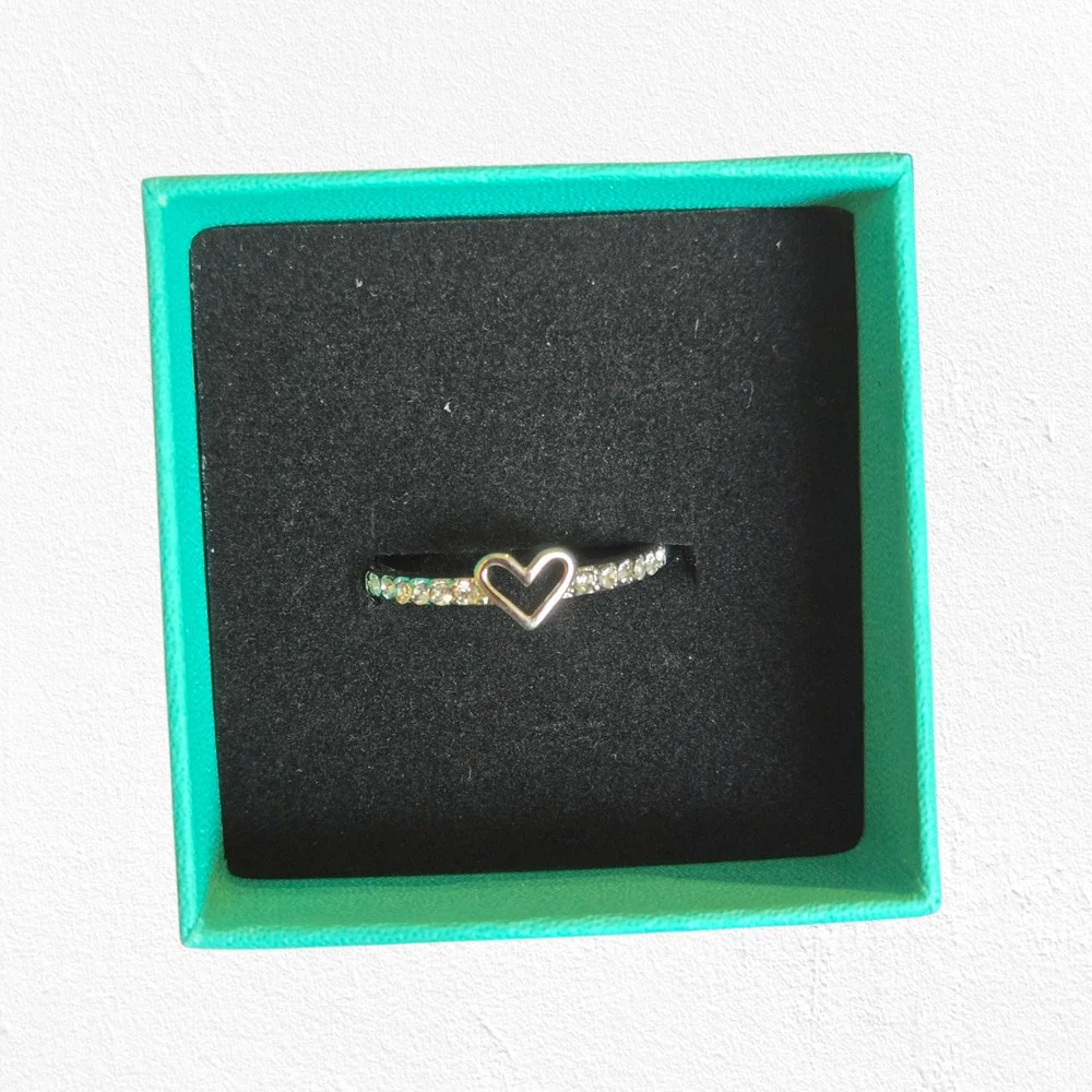 Silver Heart Coquette Zirconia Dainty Band Ring Size 8 New in Box Boutique